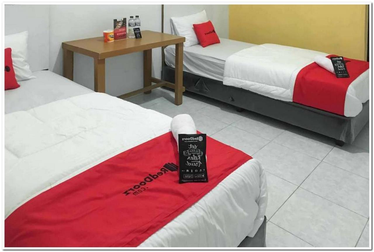 Reddoorz @ Simpang Pos Medan Hotel Exterior photo