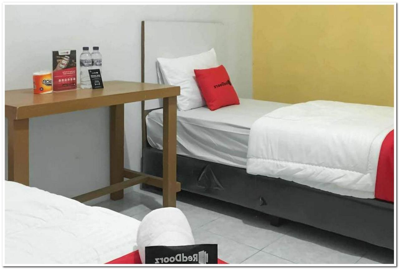 Reddoorz @ Simpang Pos Medan Hotel Exterior photo