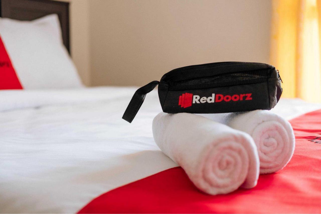 Reddoorz @ Simpang Pos Medan Hotel Exterior photo